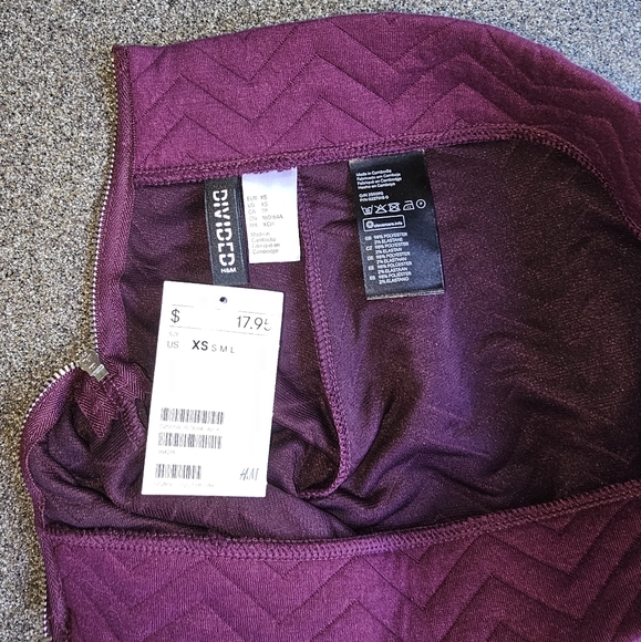 NWT H&M chevron flared mini skirt in XS - Picture 9 of 9